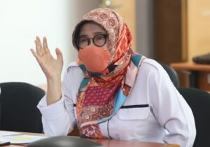 Sumber pencatatan data pengujian COVID-19 di Jawa Barat yang ditampilkan di Pusat Informasi dan Koordinasi COVID-19 Jabar atau Pikobar, yang sebelumnya manual kini telah beralih ke sistem mahadata Kementerian Kesehatan National All Record. Perpindahan sumber data pengujian ini dilakukan sebagai upaya dalam mewujudkan satu sumber data COVID-19. "Dengan perpindahan (sumber) data ini manfaat bagi masyarakat dapat memperoleh informasi data yang seragam," kata Kepala Dinas Kesehatan Provinsi Jawa Barat Nina Susana Dewi