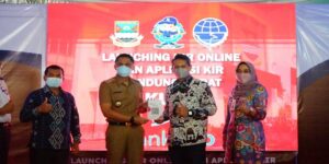 bank bjb bekerjasama dengan Pemerintah Daerah Kabupaten Bandung Barat melalui Dinas Perhubungan meluncurkan KIR Online dan Aplikasi KIR Bandung Barat (AKURAT). Hal tersebut merupakan salah satu wujud komitmen perusahaan dalam menghadirkan kemudahan bertransaksi bagi masyarakat.