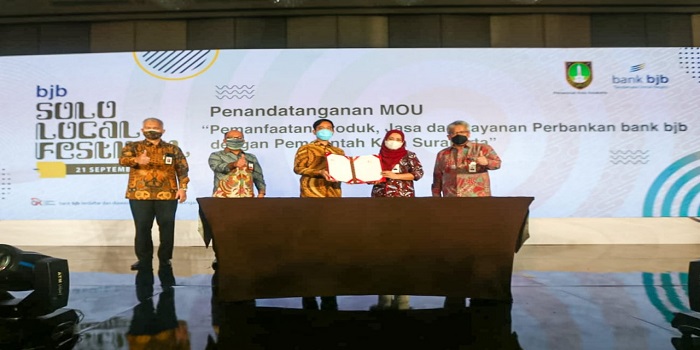 bank bjb menggelar bjb Solo Local Festival di Kota Solo, Selasa 21 September 2021. Rangkaian acara tersebut bertujuan untuk menjaring dan membina para pelaku usaha mikro, kecil dan menengah (UMKM) wilayah Solo dan sekitarnya agar dapat memajukan usaha mereka hingga berdampak pada kesejahteraan masyarakat.