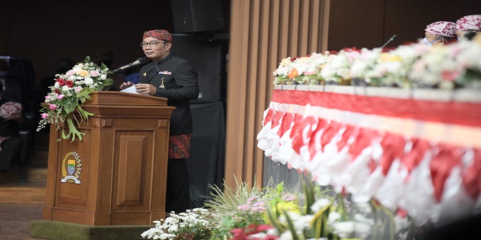 Gubernur Jawa Barat Ridwan Kamil mengusulkan Prof. Dr. Mochtar Kusumaatmadja sebagai pahlawan nasional. Usulan ini meneruskan aspirasi civitas akademika Universitas Padjajaran pada Hari Jadi ke-211 Kota Bandung yang jatuh 25 September 2021. "Aspirasinya berharap Kota Bandung bisa mengusulkan almarhum Prof. Mochtar Kusumaatmadja sebagai pahlawan nasional atau minimal memberikan kehormatan berupa nama jalan," ujar Ridwan Kamil dalam rapat paripurna Hari Jadi Kota Bandung di gedung DPRD Kota Bandung, Jalan Sukabumi, Kota Bandung, Sabtu (25/9/2021).