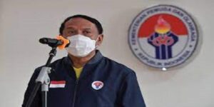 Pekan Olahraga Nasional (PON) XX Papua ternyata memberi dampak yang positif terhadap sektor ekonomi masyarakat Papua. Mulai dari pedagang kaos hingga sovenir bisa meraup untung jutaan rupiah. Kondisi ini langsung mendapat sambutan positif dari Menteri Pemudah dan Olaharaga (Menpora) Zainudin Amali. Menpora Amali mengatakan banyak masyarakat yang diuntungkan dengan adanya PON di Papua. Di sekitar tempat pembukaan yakni di Stadion Lukas Enembe terlihat banyak masyarakat yang berjualan baju dan sovenir. "PON sangat memiliki dampak ekonomi terhadap masyarakat sekitar, banyak yang berjualan kaos atau sovenir terkait PON. Apalagi di sini kondisnya aman terkendali," kata Menpora