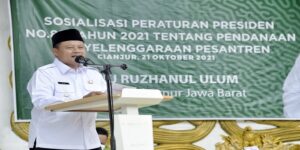 Menjelang Hari Santri Nasional 22 Oktober, Wakil Gubernur Jawa Barat Uu Ruzhanul Ulum menegaskan Pemda Provinsi Jawa Barat siap membina pondok pesantren sesuai peraturan presiden dan perda tentang pesantren. Hal tersebut disampaikan Wagub saat sosialisasi Perpres Nomor 82 Tahun 2021 tentang Pendanaan Penyelenggaraan Pesantren dan Perda Provinsi Jabar No 1 Tahun 2021 tentang Fasilitasi Penyelenggaraan Pesantren, di Pendopo Bupati Cianjur, Pamoyanan, Kecamatan Cianjur, Kabupaten Cianjur, Kamis (21/10/2021).