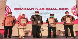 bank bjb memiliki komitmen untuk memajukan perekonomian daerah dan nasional. Hal tersebut dilakukan melalui berbagai kolaborasi yang dijalin dengan sejumlah pihak. Kolaborasi terbaru yang telah disahkan adalah kerja sama dengan Lembaga Pembiayaan Ekspor Indonesia (LPEI) atau Indonesia Eximbank. Kerja sama tersebut dilakukan dengan tujuan meningkatkan pertumbuhan ekspor nasional melalui sejumlah layanan.