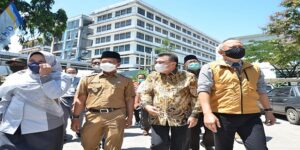 Ketua Komisi V DPRD Provinsi Jawa Barat, Abdul Harris Bobihoe, mengapresiasi langkah RSUD Al Ihsan dalam memberikan pelayanan bagi pasien BPJS dengan membangun poliklinik BPJS, Abdul Harris menambahkan pada saat ini pasien Rumah Sakit terutama RSUD terisi oleh 90% pasien dari peserta BPJS, untuk itu DPRD akan terus mengawal RSUD Al-Ihsan dalam memberikan pelayanan prima dalam melayani pasien peserta BPJS.