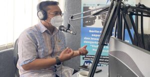 Ketua DPRD Kota Bandung, Tedy Rusmawan, menjadi narasumber di Radio Elshinta Bandung membahas perencanaan pusat kota di Kota Bandung, Kamis, (27/1/2022). Selain itu, hadir pula Sekretaris Bappelitbang Kota Bandung, Agus Hidayat, ST., MH. Menurut Tedy, pembangunan pusat kota Bandung ialah salah satu usaha demi kenyamanan warga kota Bandung. "Tentu hal ini harus dicarikan solusi, untuk kenyamanan warga Bandung. Hal ini juga berhubungan dengan rencana tata Kota Bandung," kata Tedy.