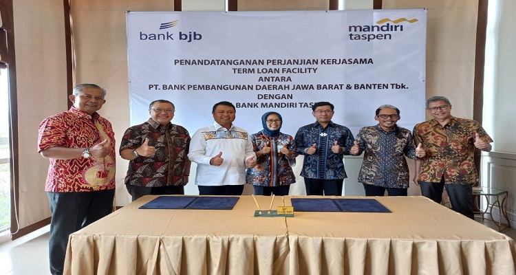 (bank bjb melakukan Penandatanganan Perpanjangan dan Penambahan Term Loan Facility senilai Rp 750 miliar dengan jangka waktu 36 bulan dengan PT. Bank Mandiri Taspen. Perjanjian kredit ini ditandatangani Direktur IT, Treasury & International Banking bank bjb Rio Lanasier dan Direktur Bisnis Bank Mandiri Taspen Maswar Purnama. Hadir dalam acara tersebut Senior Executive President Bisnis bank bjb Benny Riswandie, Senior Executive President Credit Risk bank bjb Galis Prasetya, Pemimpin Divisi International & Transaction Banking bank bjb Chairany Rahmatiah, dan Pemimpin Divisi Treasury Hanna Dartiwan.