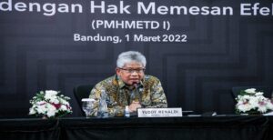 Bank bjb melaksanakan rights issue atau Aksi korporasi berupa Perdagangan Hak Memesan Efek Terlebih Dahulu (HMETD) untuk memperkuat struktur permodalan agar perusahaan semakin bisa ekspansif menyalurkan kredit, mendapat respons positif dari kalangan investor. Direktur Utama bank bjb, Yuddy Renaldi,menyampaikan,"Alhamdulillah di hari pertama perdagangan HMETD Minat investor sangat baik, dari total target yang ditetapkan telah lebih dari 75% diserap oleh pemegang saham," ucap Yuddy, dalam Siaran Pers, Kamis (10/3). Lebih lanjut dikatakannya,dengan antusiasme yang tinggi dari investor, bank bjb optimis aksi korporasi kali ini akan mencapai target. bank bjb sendiri menargetkan meraih dana Rp924,99 Miliar dari rights issue,tutur Yuddy.