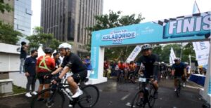 bank bjb melalui Kantor Wilayah (Kanwil) 2 menggelar event bersepeda roadbike dengan tajuk bjb KolaboRide yang digelar dalam rangka Hari Ulang Tahun (HUT) bank bjb ke-61. Sebanyak 500 orang peserta dari berbagai kalangan dan usia mengikuti kegiatan yang berlangsung pada Minggu, 22 Mei 2022 pukul 05.00 – 12.00 WIB di Thamrin 10 Food & Creative Park, Kota Jakarta Pusat, DKI Jakarta. Acara bank bjb KolaboRide yang dibuka oleh CEO Regional 2 bank bjb, Beny Harjono, serta seluruh Pemimpin Cabang di Kantor Wilayah 2 bank bjb. Acara tersebut digelar dengan tetap menerapkan protokol kesehatan seperti memakai masker, menjaga jarak, dan para peserta tertib mengikuti berbagai aturan ketentuan bersepeda. Pemimpin Divisi Corporate Secretary bank bjb Widi Hartoto mengatakan bjb KolaboRide merupakan bersepeda bersama sejauh 61K dengan rute khas Jakarta City Experience.