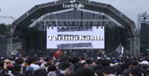 Nasabah bank bjb mendapat banyak kemudahan nonton konser musik Now Playing Festival 2022, di Lapangan Manunggal Brigif 15/Kujang II, Kota Cimahi, Minggu 12 Juni 2022. Sebagai bentuk dukungan terhadap industri musik tanah air sekaligus ikut mempermudah penikmat musik milenial, bank bjb berikan layanan sejumlah kemudahan tiket masuk, fast line, charging station, hingga diskon jajanan di zona kuliner.