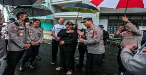 Tanggal 1 Juli diperingati sebagai Hari Bhayangkara. Tahun 2022 ini merupakan hari jadi ke-76 Bhayangkara. Bertepatan dengan momentum tersebut, Wali Kota Bandung Yana Mulyana menyebut transformasi yang presisi di tubuh Polri dapat mendukung pemulihan ekonomi khususnya pasca pandemi Covid-19 Selain itu, ia menyebut hadirnya Polri juga mendukung reformasi struktural. “Selamat hari Ulang Tahun ke-76 Polri, 1 Juli 2022,” ucapnya. Ia juga optimis, kolaborasi Pemerintah Kota Bandung dengan Polri dapat mewujudkan Indonesia yang terus bertumbuh dan menjadi bangsa tangguh. “Jayalah selalu Kepolisian Republik Indonesia,” katanya.