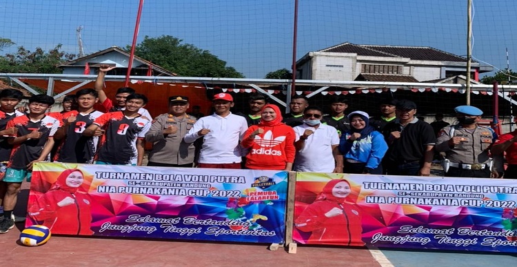 Dalam upaya menjaring bibit atlet muda Anggota Dewan Perwakilan Rakyat Daerah (DPRD) Provinsi Jawa Barat Daerah Pemilihan (dapil) Jabar II Kabupaten Bandung.Mengelar Turnamen Bola Voli bertajuk Nia Purnakania Cup 2022. Event Olahraga tersebut bertempat di Posko PDI Perjuangan Lapangan Voli IVO Lamer Kampung Lalareun Desa Rancakasumba, Kabupaten Bandung pada pada hari Sabtu (13/8/2022). Dalam sambutannya, Nia Purnakania, anggota DPRD Jawa Barat menyampaikan bahwa turnamen ini dihelat untuk menjaring bibit atlet berprestasi yang diharapkan mampu mengharumkan nama bangsa. “Kami berharap ada bibit potensial yang berasal dari Kabupaten Bandung yang bisa berprestasi hingga tingkat Nasional,” ujarnya.