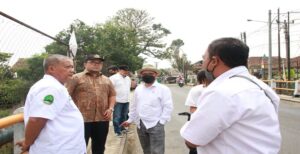 Pimpinan dan Anggota Komisi IV DPRD Provinsi Jawa Barat melaksanakan kunjungan kerja ke Kabupaten Bandung. Kunjungan tersebut dilakukan dalam rangka meninjau jembatan Cigereuh sebagai jalan Provinsi yang mengalami kerusakan penopang jembatan akibat tergerus air. Kamis, (11/8/2022). Menanggapi hal itu, anggota Komisi IV DPRD Jabar H. Mochamad Ichsanmengatakan, bahwa berdasarkan laporan Dinas Bina Marga Jabar bahwa  jembatan Cigereuh mengalami kerusakan pada sisi penopan yang harus segera di perbaiki "Hari ini kita melihat salah satu jembatan yang dilintasi oleh jalan Provinsi yaitu Banjaran - Pangalengan, nama jembatannya ialah Cigereuh, dapat laporan sisi atau penopang jembatan ini sudah tergerus oleh air," katanya.