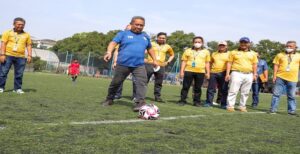 Sebanyak 34 tim mengikuti Kompetisi U-13 Piala Persib Asosiasi Kota (Askot) PSSI Bandung di Lapang Lodaya, Sabtu 3 September 2022. Menurut Wali Kota Bandung, Yana Mulyana, turnamen yang diikuti 34 tim dari 36 klub anggora Askot PSSI kota Bandung ini merupakan bagian dari pembinaan pemain usia dini. "Mudah-mudahan dengan konsistensinya, kompetisi melahirkan bibit pemain berprestasi," beber Yana di Lapang Lodaya, Sabtu 3 September 2022. Kendati demikian, Yana meminta agar pembinaan usia dini juga bisa memanfaatkan "sport science". Sport Science merupakan sistematis dan terstruktur tentang fenomena olahraga yang dibangun melalui proses penelitian ilmiah. Sebagai disiplin ilmu tersendiri, cakupan penelitian ilmu keolahragaan dapat didasarkan pada berbagai studi. "Karena sepak bola sudah menjadi industri. Saya titip juga supaya sport science sudah masuk. Sehingga anak-anak pada sekolah bola itu beban latihan sesuai dengan usia. Kalau tidak, itu berpotensi cedera," bebernya.