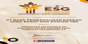 PT Bank Pembangunan Daerah Jawa Barat Dan Banten Tbk (bank bjb) kembali menorehkan prestasi. Kali ini, bank bjb mendapat apresiasi Rating Leadership AA pada Environmental, Social & Governance (ESG) Awards 2022. Penghargaan tersebut diterima oleh Direktur Utama bank bjb Yuddy Renaldi pada acara Pengumuman ESG Disclosure Awards 2022 yang diadakan oleh Majalah Investor bekerjasama dengan Bumi Global Karbon Foundation, Rabu 26 Oktober 2022.