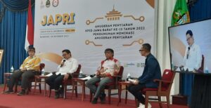 Komisi Penyiaran Indonesia Daerah Jawa Barat mengumumkan nominasi Anugerah KPID Jawa Barat ke-15 Tahun 2022. Setiap kategori dipilih tiga lembaga penyiaran terbaik, yang berkesempatan menang dan dinobatkan menjadi juara. Malam Anugerah KPID Jabar Tahun 2022 akan digelar di Kabupaten Bekasi pada 2 November 2022, bertepatan dengan batas akhir Analog Switch Off (ASO) untuk televisi. Ketua KPID Jabar Adiyana Slamet mengemukakan, Anugerah Penyiaran Jabar tahun ini menjadi momentum yang spesial karena bertepatan dengan batas akhir ASO sesuai dengan perintah Undang-Undang Nomor 11 Tahun 2020 tentang Cipta Kerja.