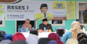 Sebanyak 120 orang anggota Dewan Perwakilan Rakyat Daerah (DPRD) Provinsi Jawa Barat (Jabar).Pada 1 s/d 10 November melakukan kegiatan reses Reses I Tahun Sidang 2022 -2023 di daerah pemilihan(dapil) masing-masing, hal ini di atur dalam MD3 yang mengatur,para wakil rakyat untuk turun ke dapilnya guna menyerap aspirasi . Salah satunya Anggota Legislatif (Aleg) DPRD Provinsi Jabar Daerah Pemilihan Jabar I (Kota Bandung dan Kota Cimahi)H. Ali Hasan,S.IP melaksanakan Reses I Tahun Sidang 2022-2023 di Wilayah Rw 01 Kelurahan Utama Kec. Cimahi Selatan Kota Cimahi, Selasa (1/11/2022). Mang Ali, sapaan akrab biasa disapa koleganya mengatakan, reses merupakan media untuk menjaring aspirasi masyarakat yang diwakilinya terkait permasalahan penyelenggaraan pemerintahan daerah dan kebutuhan pembangunan daerah serta terkait bantuan-bantuan yang digulirkan oleh pemerintah khususnya provinsi Jawa Barat.