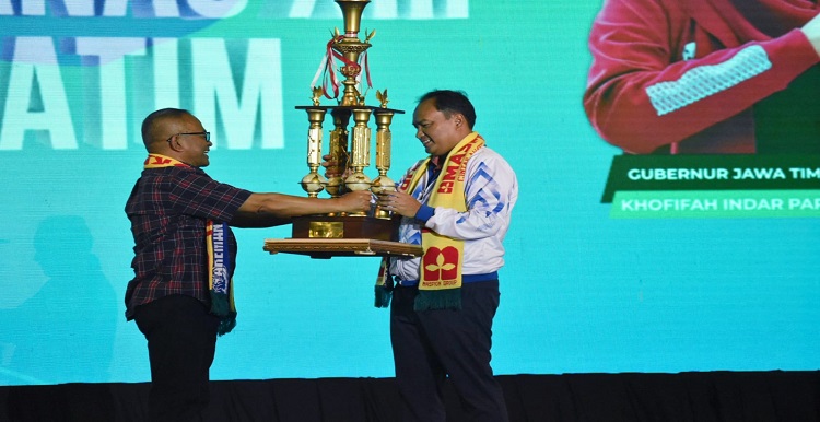 Jawa Barat menjadi juara umum pelaksanaan Pekan Olahraga Wartawan Nasional (Porwanas) XIII yang berlangsung di Malang Raya, Jawa Timur, 20-25 November 2022. Kontingen Jabar mengamankan 10 medali emas, enam perak, dan empat perunggu sehingga memimpin klasemen akhir. Di bawahnya ada tuan rumah, Jawa Timur, dengan raihan tujuh emas, tiga perak, dan empat perunggu. Di posisi ketiga ditempati Kalimantan Tengah yang membawa pulang tiga medali emas, dua perak, dan tiga perunggu. Bagi Jabar, kesuksesan di Porwanas kali ini sama seperti pada dua pelaksanaan sebelumnya di Banjarmasin (Kalimantan Selatan) pada 2013 dan kala menjadi tuan rumah Porwanas XII di Bandung pada 2016. Dengan kata lain, Jabar meraih hattrick atau juara umum tiga kali beruntun.