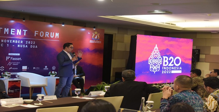 Gubernur Jawa Barat Ridwan Kamil menjadi salah satu panelis B20 Investment Forum pada Pitch Session 2 dengan agenda “AEROCITY-Bandara Internasional Jawa Barat, Kertajati - West Java" di Bali Nusa Dua Convention Center, Bali, Jumat (11/11/2022). B20 Investment Forum merupakan salah satu dari rangkaian B20 Summit Indonesia 2022. Pada kesempatan tersebut, Gubernur memaparkan potensi investasi Jawa Barat, yakni di kawasan Rebana, termasuk Aerocity Kertajati. Ridwan Kamil memaparkan rencana pengembangan 13 kota baru di kawasan Rebana, yang mencakup 8 kabupaten/ kota, yakni Subang, Majalengka, Indramayu, Kuningan, Sumedang, Kota dan Kabupaten Cirebon.