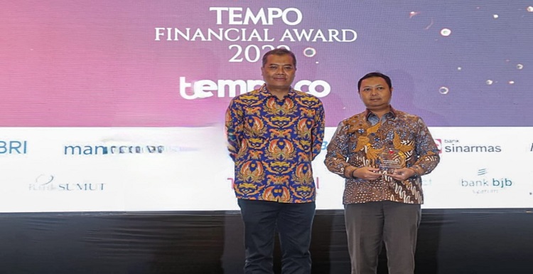 Jelang tutup tahun, bank bjb kembali menorehkan prestasi gemilang atas kinerja yang telah dicapainya. bank bjb dinobatkan sebagai pemenang Tempo Financial Award (TFA) 2022 kategori "The Best Bank in Digital Service, The Best Bank in Financial Resilence & The Best Bank in Financial Sustainability" karena dinilai telah mampu melakukan digitalisasi di berbagai layanan perbankan sehingga mampu mendukung kinerja bisnis semakin bertumbuh dan tetap mampu menjaga kinerja di tengah tantangan ekonomi. Penghargaan tersebut diterima oleh Direktur Information Technology, Treasury & International Banking bank bjb Rio Lanasier, Rabu (14/12) di Jakarta. Penghargaan diserahkan dalam rangkaian acara Penganugerahan Tempo Financial Award 2022.