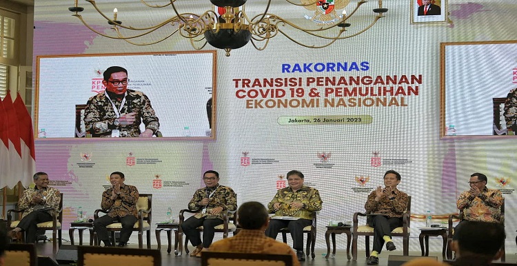 Komite Penanganan COVID-19 dan Pemulihan Ekonomi Nasional mengapresiasi penanganan pandemi COVID-19 dan pemulihan ekonomi di Jawa Barat. Gubernur Jabar Ridwan Kamil pun diundang dalam Rakornas Transisi Penanganan COVID-19 dan Pemulihan Ekonomi Nasional untuk memaparkan kunci sukses menangani pandemi dan membangkitkan kembali ekonomi yang sempat terpuruk. Rakornas dibuka langsung oleh Presiden RI Joko Widodo di Gedung AA Maramis kantor Kementerian Keuangan, Jakarta, Kamis (26/1/2023).