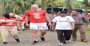 Wakil Gubernur Jawa Barat Uu Ruzhanul Ulum menerima kunjungan Duta Besar Denmark untuk Indonesia Lars Bo Larsen di Mason Pine Hotel, Kabupaten Bandung Barat, Jumat (27/1/2023). Suasana keakraban begitu terasa ketika Wagub Uu Ruzhanul lanjut bermain futsal bersama Lars Bo Larsen di salah satu sarana olahraga di kawasan Kota Baru Parahyangan. Tak hanya berolahraga bersama, kegiatan cinta lingkungan pun dilakukan dengan penanaman pohon duren.