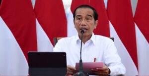 Presiden Joko Widodo menegaskan bahwa komitmen pemerintah terhadap pemberantasan korupsi tidak pernah surut. Menurutnya, upaya pencegahan juga terus dilakukan dengan membangun sistem pemerintahan dan pelayanan publik yang transparan dan akuntabel. “Pemerintah terus mengembangkan sistem pemerintahan berbasis elektronik. Kemudian perizinan Online Single Submission (OSS) dan pengadaan barang dan jasa melalui e-Katalog,” ujar Presiden dalam keterangan pers di Istana Merdeka, Jakarta, pada Selasa, 7 Februari 2023. Dalam hal penindakan, Presiden melanjutkan, pemerintah antara lain telah dan akan terus melakukan pengejaran dan penyitaan terhadap aset-aset obligor BLBI (Bantuan Likuiditas Bank Indonesia) yang tidak kooperatif. “Aparat penegak hukum telah melakukan penindakan tegas terhadap sejumlah kasus megakorupsi seperti kasus Asabri dan Jiwasraya. Hal serupa juga akan dilakukan untuk kasus-kasus yang lainnya,” imbuhnya.