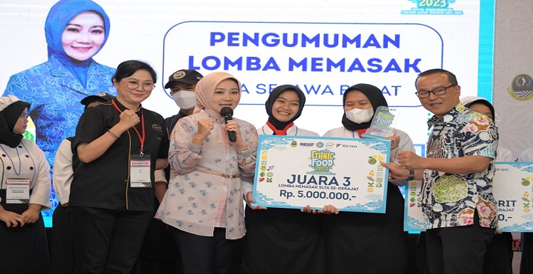 Ketua Tim Penggerak PKK Provinsi Jawa Barat Atalia Praratya Ridwan Kamil mengapresiasi event kuliner Bandung International Food & Hotel Expo (BIFHEX) 2023. Menurutnya acara ini sangat memberikan ruang bagi pelaku UMKM di Jabar dalam memperkenalkan produk-produknya kepada pasar yang lebih luas. Kemudian event ini juga mendorong perkembangan dunia kuliner lokal di 27 kota/kabupaten.