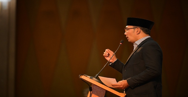 Kementerian Kesehatan RI bersama Pemerintah Daerah Provinsi Jawa Barat menggelar Advokasi dan Sosialisasi Sub Pekan Imunisasi Nasional Polio Jawa Barat.di Courtyard Marriot Dago, Kota Bandung, Rabu (29/3/2023). Gubernur Jawa Barat Ridwan Kamil dalam arahannya berharap dengan adanya Advokasi dan Sosialisasi Sub PIN Polio ini, capaian imunisasi di Provinsi Jabar semakin meningkat serta pelaksanaan di Jabar sukses dengan cakupan lebih dari 95 persen. "Pelaksanaan imunisasi merupakan perwujudan komitmen kita dalam bela negara," kata Gubernur Ridwan Kamil, yang disampaikan Sekda Provinsi Jabar Setiawan Wangsaatmaja.