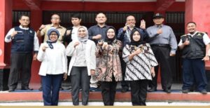 Pimpinan dan Anggota Komisi IV DPRD Provinsi Jawa Barat, melakukan kunjungan kerja ke Apartemen Transit di Batujajar Kabupaten Bandung Barat. (Rabu, 01/03/2023). Wakil Ketua Komisi IV DPRD Provinsi Jawa Barat, Cucu Sugyati mengatakan pada kunjungan kerja kali ini Komisi IV bersama Dinas Perumahan dan Permukiman Provinsi Jawa Barat, membahas perkembangan serta rencana pembangunan Apartemen Transit di Provinsi Jawa Barat.