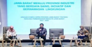 Sekretaris Komisi II DPRD Provinsi Jawa Barat R Yunandar Rukhiadi Eka Perwira, ST hadir sebagai narasumber pada acara Focus Group Discussion (FGD) yang di adakan oleh Dinas Perindustrian Kabupaten Bekasi. Bertempat di Hotel Swiss-Belinn Cikarang, Jl. Cipto Mangunkusumo Cikarang Utara, Kabupaten Bekasi. Rabu, (8/3/2023) Acara Focus Group Discussion ini dilakukan untuk menampung masukan terkait Rencana Pembangunan Industri Kabupaten Bekasi 2023-2043 yang di adakan oleh Dinas Perindustrian Kabupaten Bekasi dengan Tema “Potensi Kabupaten Bekasi dalam Mendukung Jawa Barat Menuju Provinsi Industri yang Berdaya Saing dan Berwawasan Lingkungan pada Penyusunan Rencana Pembangunan Industri Kabupaten (RPIK)”