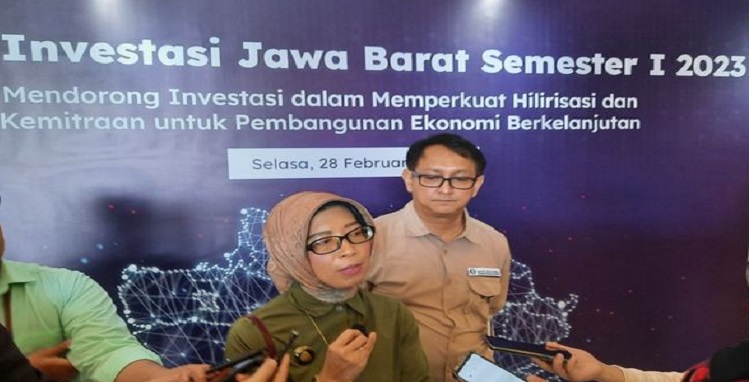 Kementerian Investasi/Badan Koordinasi Penanaman Modal merilis data realisasi investasi periode Januari-Maret (Tiwulan I) 2023 sebesar Rp328,9 triliun, meningkat sebesar 16,5 persen dibanding dengan periode yang sama pada 2022. Total realisasi investasi tertinggi masih dipegang oleh Provinsi Jawa Barat sebesar Rp50 triliun, diikuti oleh DKI Jakarta, Jawa Timur, Sulawesi Tengah, dan Banten. Untuk Penanaman Modal Dalam Negeri (PMDN), Provinsi Jabar mencatatkan realisasi tertinggi sebesar Rp21,9 triliun, diikuti oleh DKI Jakarta, Jatim, Kalimantan Timur, dan Riau. Sedangkan capaian realisasi Penanaman Modal Asing (PMA), Provinsi Sulawesi Tengah kembali mencatatkan sebagai lokasi dengan realisasi PMA tertinggi, yaitu sebesar 1,9 miliar dolar AS,  kemudian diikuti oleh Jabar, DKI Jakarta, Banten, dan Riau.