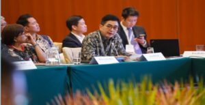 Sinergi antara pemerintah dan swasta menjadi kunci untuk memperkuat integrasi ekonomi kawasan. Hal ini akan menjadi fokus pembahasan pertemuan antarmuka (interface) para Pemimpin ASEAN dengan anggota Dewan Penasihat Bisnis ASEAN (ASEAN Business Advisory Council/ASEAN-BAC) pada KTT ke-42 ASEAN di Labuan Bajo, pada 9-11 Mei 2023. “ASEAN-BAC akan menyampaikan masukan dan rekomendasi kepada para pemimpin dalam upaya memperkuat integrasi ekonomi serta meningkatkan kemudahan menjalankan usaha di ASEAN,” ujar Ketua ASEAN-BAC yang juga Ketua Umum Kadin Indonesia, Arsjad Rasjid, di Jakarta, Minggu (7/5/2023) .