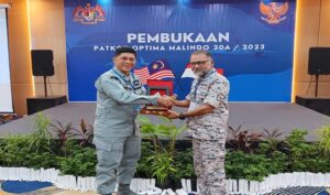 Bakamla RI resmi membuka Patroli Terkoordinasi (Patkor) Optima Malindo (Operasi Tindak Maritim Malaysia-Indonesia) 30A Tahun 2023. Acara diresmikan langsung oleh Ketua Tim Perancang Operasi Maritim (TPOM) Indonesia Laksma Bakamla Friche Flack, M.Tr.Opsla., dan Ketua TPOM Malaysia Laksda Maritim Aminuddin Bin Hj Abdul Rashid di Batam, Kepulauan Riau, Kamis (6/7/2023). Patkor ini dilaksanakan dengan tujuan meningkatkan sinergitas dan koordinasi pelaksanaan patroli maritim di perbatasan laut kedua negara sesuai daerah atau sektor operasi yang telah ditentukan. Selain itu, meningkatkan dan menjaga hubungan yang erat antar personel penegak hukum di laut kedua negara serta pentingnya mengedepankan koordinasi dan kebersamaan dalam melaksanakan kegiatan operasi.