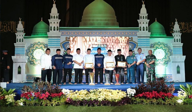 Kecamatan Bojongloa Kidul menjadi juara umum Musabaqah Tilawatil Quran (MTQ) ke-48 Tingkat Kota Bandung, Kamis 27 Juli 2023. Sedangkan peringkat kedua diraih oleh Kecamatan Bojongloa Kaler. Disusul oleh Kecamatan Bandung Kulon, Cibeunying Kaler, dan Mandalajati. Perlu diketahui, MTQ kali ini dilaksanakan selama 6 hari itu dan diikuti oleh 1.380 peserta dari 30 kecamatan di Kota Bandung.