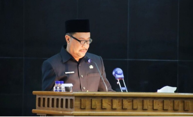 Dewan Perwakilan Rakyat Daerah (DPRD ) Provinsi Jawa Barat,sebagaimana di atur di dalam Undang-Undang Nomor 13 Tahun 2019 atas revisi Undang-Undang Nomor 17 Tahun 2014 Tentang Majelis Permusyawaratan Rakyat ,Dewan Perwakilan Rakyat Dewan Perwakilan Daerah, dan Dewan Perwakilan Rakyat Daerah,selanjutnya di sebut MD3. Melaksanakan kegiatan reses yang merupakan kewajiban para wakil rakyat untuk turun ke daerah pemilihannya guna menjaring dan menyerap konstituen.Adapun tujuannya untuk mendengarkan dan menyerap aspirasi masyarakat di Dapil masing-masing yang selanjutkan akan diperjuangkan oleh Anggota DPRD untuk ditindaklanjuti dalam program pembangunan daerah, sesuai dengan kewenanganya. Sekretaris DPRD Jawa Barat Barnas Adjidin mengungkapkan, Seratus dua puluh (120) anggota DPRD Jawa Barat telah melaksanakan kegiatan reses tahap III tahun sidang 2022/2023 di Daerah Pemilihan (Dapil) masing-masing.