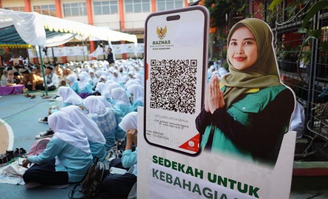 Badan Amil Zakat Nasional (Baznas) Kota Bandung menggelar acara Baznas Goes To School di SMP Negeri 17 Kota Bandung, Jumat 29 September 2023. Acara ini merupakan salah satu upaya edukasi berzakat kepada remaja, khususnya usia sekolah menengah. Kepada Humas Kota Bandung, Wakil Ketua 1 Baznas Kota Bandung, Arif Nurrakhman menyebut, Baznas Goes To School merupakan kegiatan yang pertama kali digelar pada 2023. Ia berharap, kegiatan ini dapat membangun pemahaman agar anak-anak dapat merasakan manfaat berzakat.