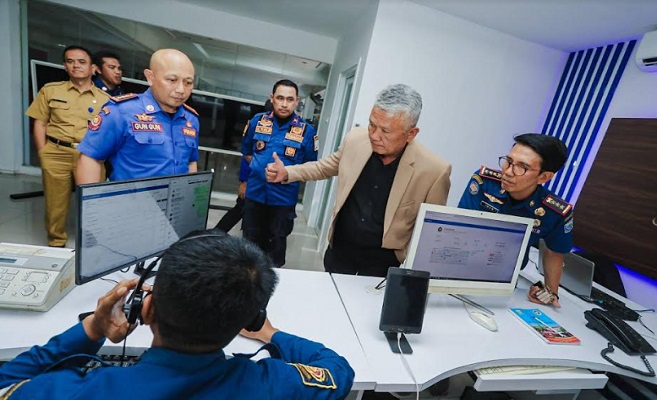 Dinas Kebakaran dan Penanggulangan Kebakaran (Diskar PB) Kota Bandung mengimbau kepada masyarakat untuk tetap waspada bencana kebakaran. Apalagi, saat ini masih memasuki fase El Nino yang menyebabkan suhu udara lebih panas. Kepala Bidang Pemadaman dan Penyelamatan Diskar PB Kota Bandung, Yusuf Hidayat mengungkapkan, dalam kurun waktu Januari hingga September 2023 tercatat 223 kejadian kebakaran. Dibandingkan tahun 2022, kejadian kebakaran saat ini cukup tinggi. Pada tahun 2022, kejadian kebakaran berjumlah 195 kejadian.