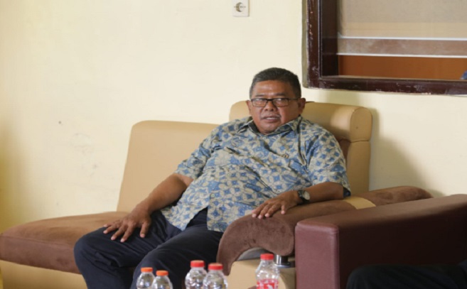 Komisi I DPRD Provinsi Jawa Barat menyebut Desa Bojongmangu di Kabupaten Bekasi menjadi salah satu model dengan kategori baik dalam penyelesaian secara administratif dan penataan batas desa. Melalui tata cara yang bagus dengan memperhatikan kepentingan masyarakat dan sinergitas dengan pemerintah setempat. Hal itu diungkapkan Sekretaris Komisi I DPRD Provinsi Jawa Barat, Sadar Muslihat. Menurut Sadar, sebagai desa yang berada di kawasan industri membuat karakter masyarakat pedesaan mengalami banyak perubahan. Bahkan ada sebagian masyarakat yang mengusulkan dari status desa menjadi kelurahan. Sebab, karakter masyarakat yang sudah tidak mencerminkan sebagai masyarakat desa dan memiliki kelebihan dan kekurangan harus betul-betul diperhatikan.