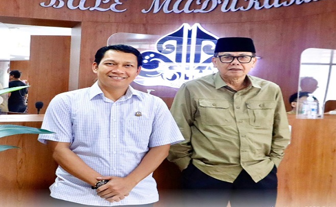 Komisi III DPRD Provinsi Jawa Barat melakukan kunjungan kerja (kunker) meninjau gerai Dinas Penanaman Modal dan Pelayanan Terpadu Satu Pintu (DPMTSP) Jawa Barat yang berada di Mall Pelayanan Publik (MPP) Bale Madukara Kabupaten Purwakarta baru-baru ini. Anggota Komisi III DPRD Provinsi Jawa Barat H.Husin,SE mengatakan keberadaan gerai DPMTSP Jabar untuk peningkatan kualitas pelayanan publik yang berbasis inovasi dan kreativitas,jelas wakil rakyat daerah pemilihan (dapil) Jabar XII (Kabupaten dan Kota Cirebon serta Kabupaten Indramayu) ini.