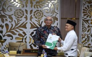 Dugaan penyelewengan dana zakat fisabilillah sebesar Rp9,8 miliar oleh Badan Amil Zakat Nasional (Baznas) Provinsi Jawa Barat terbukti tidak benar, karena dari hasil audit Inspektorat Provinsi Jawa Barat dan Inspektorat Jenderal Kementerian Agama Republik Indonesia (RI) menyatakan sudah sesuai syariat serta aturan yang berlaku. Hal itu disampaikan Wakil Ketua Komisi V DPRD Provinsi Jawa Barat Abdul Hadi Wijaya dalam audiensi bersama Badan Koordinasi (Badko) Himpunan Mahasiswa Islam (HMI) Jabar, turut hadir Baznas Jabar, Biro Kesejahteraan Rakyat (Kesra) Setda Provinsi Jawa Barat, Inspektorat Provinsi Jabar, dan Badan Pengelola Keuangan dan Aset Daerah (BPKAD) Jabar.