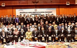 Anggota DPRD Provinsi Jawa Barat Periode 2024-2029 setelah dilantik atau pengambilan sumpah/janji di Gedung Merdeka Bandung pada tanggal 2 September 2024 lalu.Melalui SK Peresmian Pengangkatan Anggota DPRD Provinsi Jawa Barat masa jabatan 2024-2029 melalui Keputusan Menteri Dalam Negeri Nomor 100.2.1.4-3613 Per tanggal 30 Agustus 2024. Anggota DPRD Provinsi Jawa Barat masa jabatan 2024-2029 melaksanakan kegiatan rangkaian Orientasi Anggota DPRD Tahun 2024 (9-13 September), yang diselenggarakan oleh Badan Pengembangan Sumber Daya Manusia (BPSDM) Kementerian Dalam Negeri (Kemendagri), acara tersebut berlangsung di Ballroom Bidakara Hotel, DKI Jakarta. Kegiatan orientasi ini merupakan kewajiban bagi seluruh anggota DPRD terpilih, sesuai dengan amanat Peraturan Menteri Dalam Negeri Nomor 6 Tahun 2024 tentang Orientasi dan Pendalaman Tugas Anggota DPRD Provinsi.