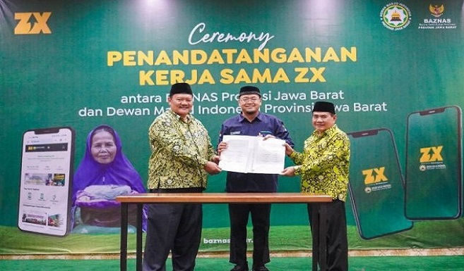 BAZNAS Jawa Barat kembali menunjukkan komitmennya dalam mengoptimalkan penghimpunan zakat, infak, dan sedekah (ZIS) melalui inovasi berbasis teknologi. Salah satu langkah strategisnya adalah meluncurkan aplikasi ZX, sebuah platform digital yang dirancang untuk mempermudah masyarakat menunaikan zakat dan infak dengan transparan, cepat, dan aman. Inovasi ini semakin diperkuat dengan kolaborasi strategis bersama Dewan Masjid Indonesia (DMI) Jawa Barat. Kolaborasi yang diresmikan dalam kegiatan “Ceremony Penandatanganan Kerja Sama ZX antara BAZNAS Jabar dengan DMI Jabar” ini bertujuan untuk memanfaatkan potensi besar jaringan masjid di Jawa Barat. Dengan lebih dari 100.000 masjid yang tergabung dalam DMI Jabar, sinergi ini diharapkan dapat meningkatkan penghimpunan dana ZIS secara signifikan.