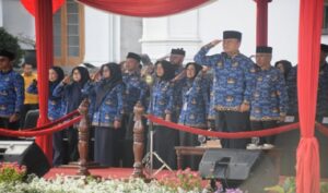 Korps Pegawai Republik Indonesia (Korpri) merupakan salah satu komponen bangsa yang menggerakkan pembangunan nasional, termasuk di Jawa Barat. Karena itu di usia yang ke 53 pada tahun 2024 ini, Sekda Provinsi Jabar Herman Suryatman mendorong Korpri Jawa Barat sebagai motor penggerak pembangunan untuk terus memperkuat komitmen berkinerja baik demi meningkatkan kesejahteraan masyarakat Jabar.