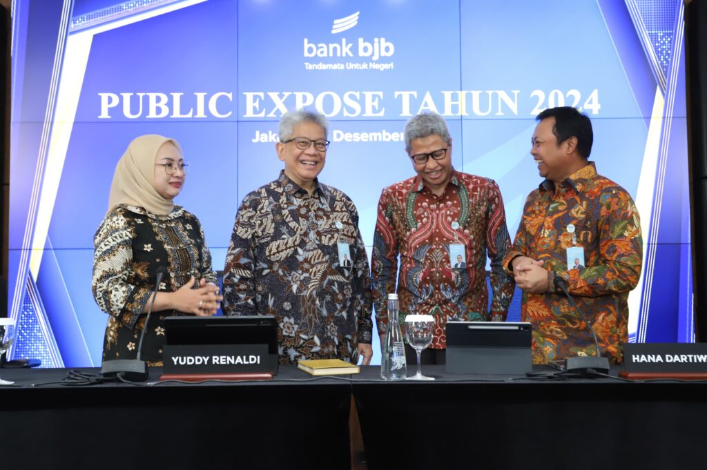 PT. Bank Pembangunan Daerah Jawa Barat dan Banten (bank bjb) mencatatkan kinerja dan pertumbuhan bisnis yang solid sepanjang tahun 2024. Di tengah tantangan ekonomi nasional dan global, bank bjb menunjukkan kinerja berkelanjutan yang solid. Direktur Utama bank bjb, Yuddy Renaldi, dalam Public Expose 2024, menyatakan bahwa keberhasilan tersebut tidak terlepas dari inovasi layanan perbankan, diversifikasi bisnis, serta pengelolaan risiko yang matang.