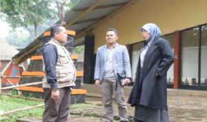 Komisi V DPRD Provinsi Jawa Barat melakukan kunjungan kerja ke Bumi Perkemahan Kiarapayung, Kwartir Daerah (Kwarda) Pramuka Jawa Barat, Kamis (9/1/2025). Kunjungan kerja ini bertujuan untuk meninjau sarana dan prasarana, sekaligus sinkronisasi program kegiatan tahun 2025. Wakil Ketua Komisi V DPRD Provinsi Jawa Barat Siti Muntamah mengatakan, pihaknya mencatat sejumlah perubahan signifikan di Bumi Perkemahan Kiarapayung. Pun demikian, Komisi V menyampaikan apresiasi terhadap kemajuan yang dicapai oleh Kwarda Pramuka Jawa Barat.