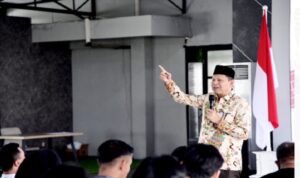 Anggota Komisi IV DPRD Provinsi Jawa Barat Daddy Rohanady menjadi narasumber utama dalam program Kelas Legislatif yang digagas oleh Dewan Amanat Mahasiswa (DAM) Fakultas Komunikasi atau Fikom Universitas Bandung (Unisba). Dalam Program Kelas Legislatif yang bertajuk Peran Lembaga Legislatif dalam Pengembangan Karakter dan Kepemimpinan Mahasiswa yang dilaksanakan hari ini (Kamis 20 Februari 2025), Daddy Rohanady menyampaikan beberapa poin terkait DPRD Jawa Barat sebagai lembaga legislatif, diantaranya; kedudukan, keanggotaan, struktur, serta komposisi DPRD dan sebagainya.