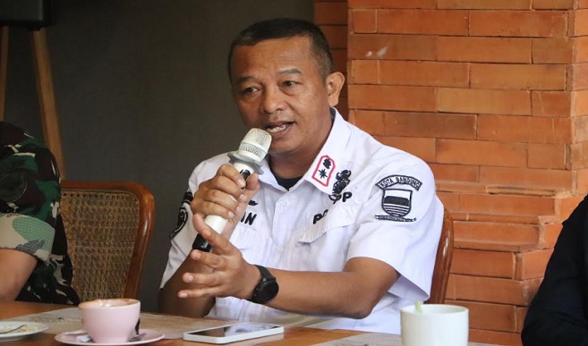 Menjelang Bulan Suci Ramadan, Satuan Polisi Pamong Praja (Satpol PP) Kota Bandung bersinergi dengan aparat penegak hukum bakal menggelar Operasi Cipta Kondisi di wilayah hukum Kota Bandung. Operasi ini akan melibatkan Tim Yustisi yang terdiri dari Satpol PP, TNI, Polri, dan Kejaksaan, dengan fokus utama pada penertiban minuman beralkohol (minol), norma kesusilaan, dan obat-obatan terlarang. Kepala Satpol PP Kota Bandung, Rasdian Setiadi menyatakan, operasi ini bertujuan untuk menjaga ketertiban umum serta menegakkan peraturan daerah (Perda).