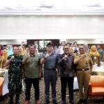 Pimpinan DPRD Kota Bandung, Dr. H. Edwin Senjaya, S.E., M.M., bersama Anggota Komisi IV DPRD Kota Bandung, Elton Agus Marjan, menghadiri Musyawarah Perencanaan Pembangunan (Musrenbang) Kecamatan Bandung Kidul, di Hotel Horison, Bandung, Selasa, 4 Februari 2024. Edwin mengatakan, Musrenbang merupakan kegiatan strategis untuk pembangunan wilayah Kecamatan di Kota Bandung. Selain itu, ia memandang untuk anggaran tahun 2025 pihak kecamatan Bandung Kidul memfokuskan pembangunan fisik.