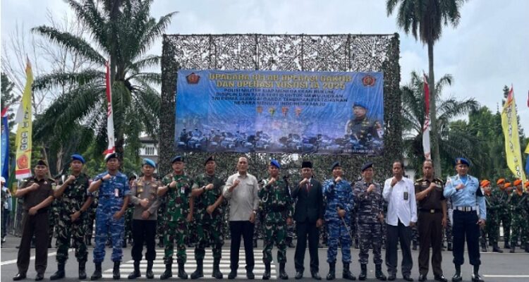 Ketua Komisi III DPRD Kota Bandung Agus Hermawan, S.A.P., menghadiri undangan Gelar Operasi Penegakan Ketertiban dan Operasi Yustisi Polisi Militer Tahun 2025, di Jln. Diponegoro, Bandung, Senin, 10 Februari 2025. Apel ini dipimpin oleh Irdam III/Siliwangi Brigjen TNI Trias Wijanarko, S.IP., M.H.I., mewakili Komandan Komando Garnisun Tetap II/Bandung (Dankogartab II/Bandung), Mayjen TNI Dadang Arief Abdurrahman, S.E., M.Si., CHRMP. Apel juga diikuti oleh jajaran perwira tinggi, Polisi Militer (Pom) Kogartap II/Bandung, Pom Lanal Bandung, Pom Lanud Husein Sastranegara, Kopasgat, Propam Polda Jabar, Dishub Jabar, dan Satpol PP Jabar.