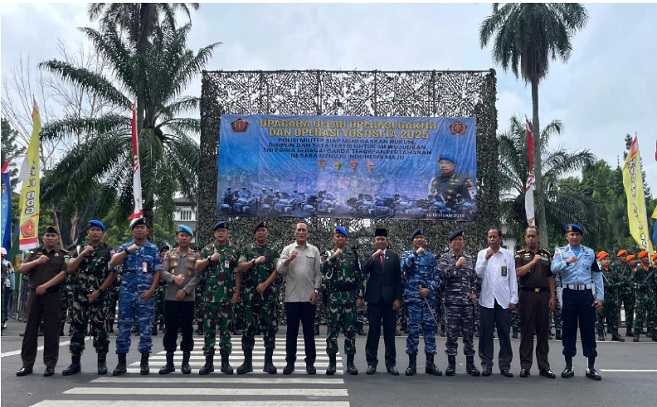 Ketua Komisi III DPRD Kota Bandung Agus Hermawan, S.A.P., menghadiri undangan Gelar Operasi Penegakan Ketertiban dan Operasi Yustisi Polisi Militer Tahun 2025, di Jln. Diponegoro, Bandung, Senin, 10 Februari 2025. Apel ini dipimpin oleh Irdam III/Siliwangi Brigjen TNI Trias Wijanarko, S.IP., M.H.I., mewakili Komandan Komando Garnisun Tetap II/Bandung (Dankogartab II/Bandung), Mayjen TNI Dadang Arief Abdurrahman, S.E., M.Si., CHRMP. Apel juga diikuti oleh jajaran perwira tinggi, Polisi Militer (Pom) Kogartap II/Bandung, Pom Lanal Bandung, Pom Lanud Husein Sastranegara, Kopasgat, Propam Polda Jabar, Dishub Jabar, dan Satpol PP Jabar.